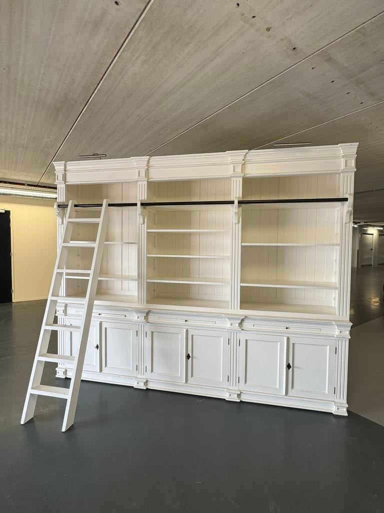 Grote landelijke boekenkast met ladder | #K30