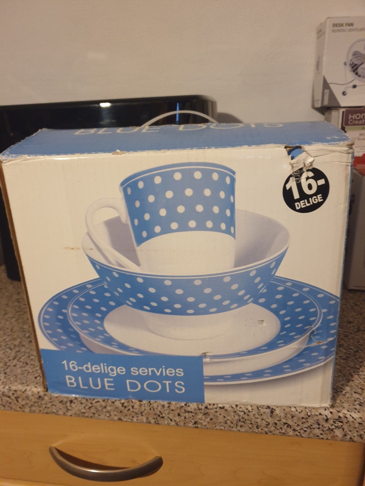 16-delig servies 'Blue Dots' - Nieuw in doos, Huis en Inrichting, Keuken | Servies, Keramiek, Nieuw, Ophalen of Verzenden, Modern