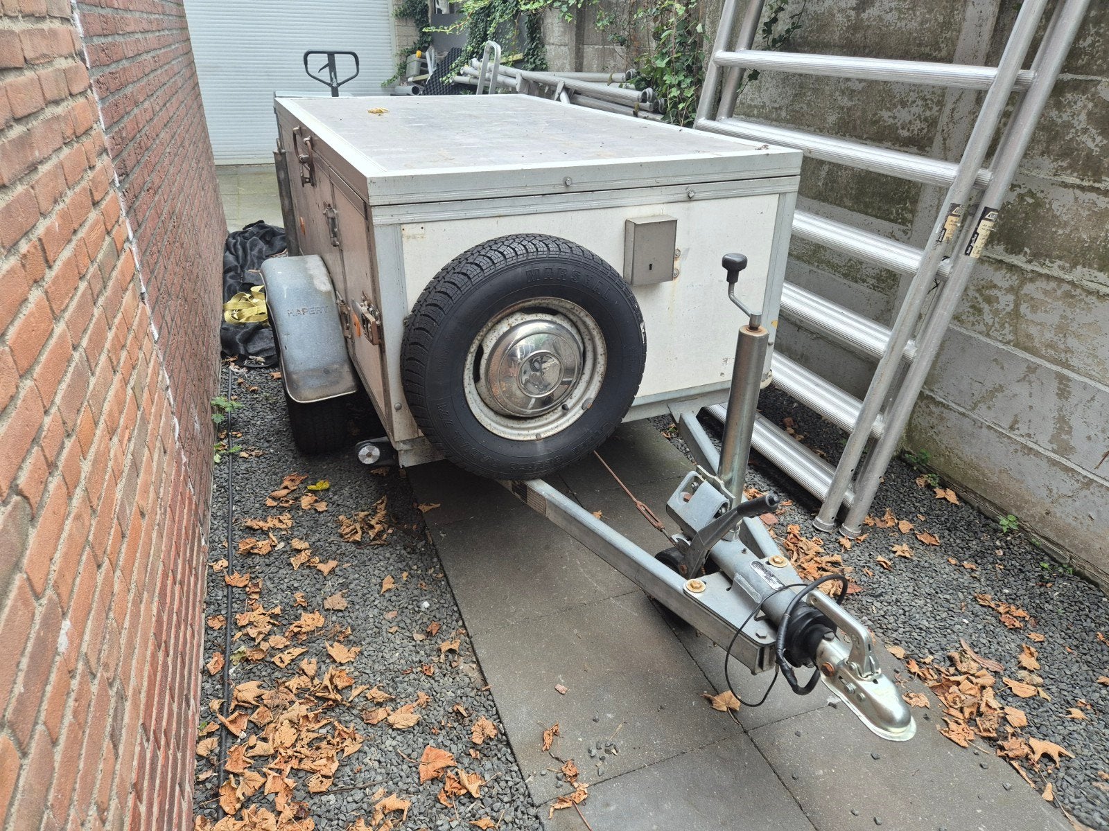 Hapert R11 gesloten aanhangwagen 1100KG  200x110x62, Ophalen, Gebruikt