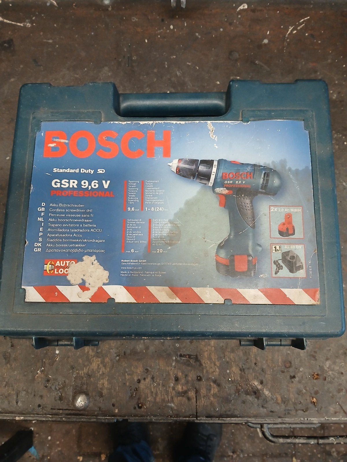 Bosch GSR 9,6 V Accuboormachine met koffer en lader, Gebruikt, Variabele snelheid, Ophalen of Verzenden, Boor- en Schroefmachine