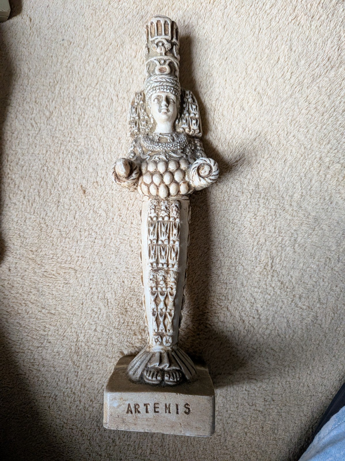 Beeldje van Artemis van Efeze - Griekse godin, Antiek en Kunst, Minder dan 20 cm, Ophalen of Verzenden, Beeld, Beige