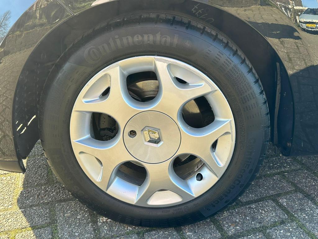 Renault Twingo Dynamique1.2 16V Aux/tel/clima✅/bose, Voorwielaandrijving, 74 pk, Zwart, 4 cilinders