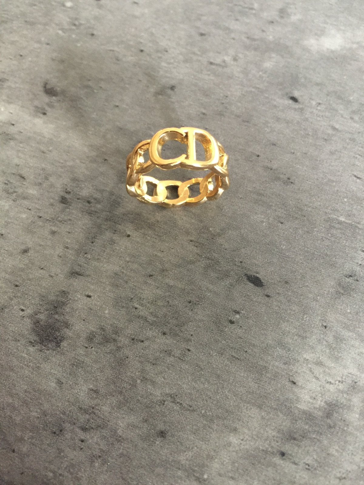 Christian Dior ring CD, Ophalen of Verzenden, Zo goed als nieuw, Goud, Dame