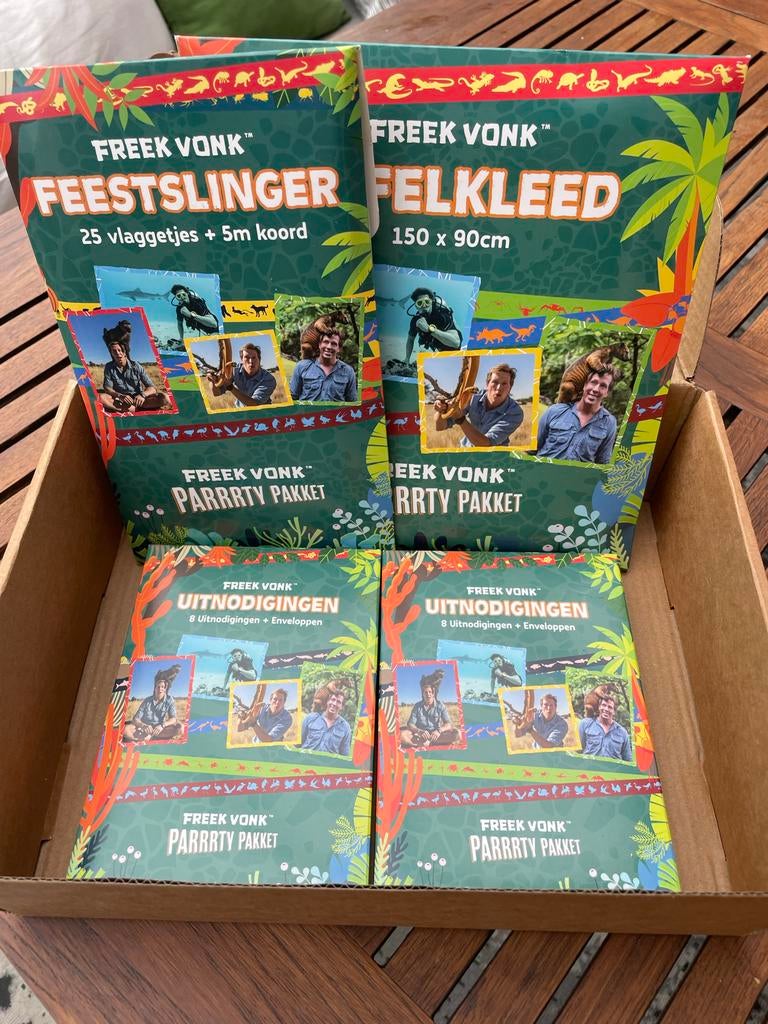 Freek Vonk Feestpakket: Slinger, tafelkleed & Uitnodigingen, Ophalen of Verzenden, Nieuw, Feestartikel, Verjaardag