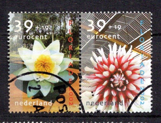 gestempelde zegel. Jaar 2002: paartje bloemen, Ophalen of Verzenden, Na 1940, Gestempeld
