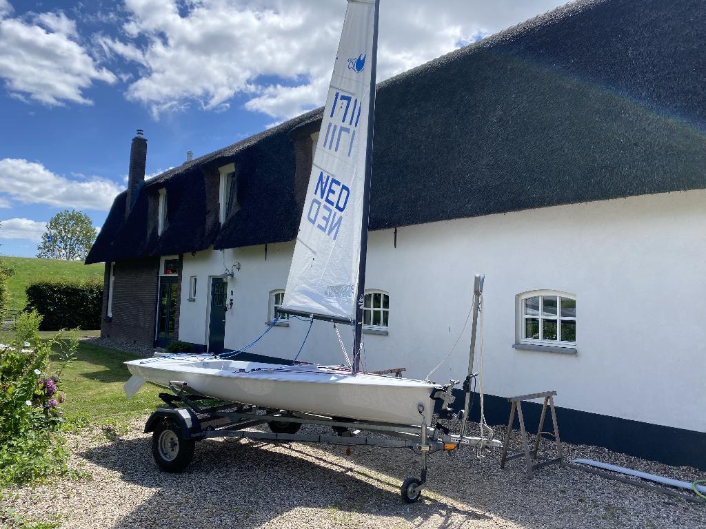 Splash + tailer + wedstrijd- en trainingszeil + meetbrief, Watersport en Boten, Open zeilboten, Ophalen, Geen motor, Gebruikt