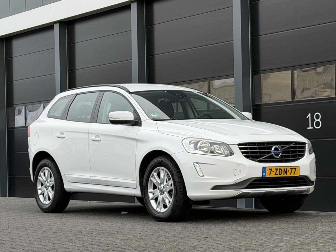 Volvo XC60 2.0 D3 Navi Clima AUTOMAAT (bj 2014), Auto's, Automaat, 136 pk, 1984 cc, Wit
