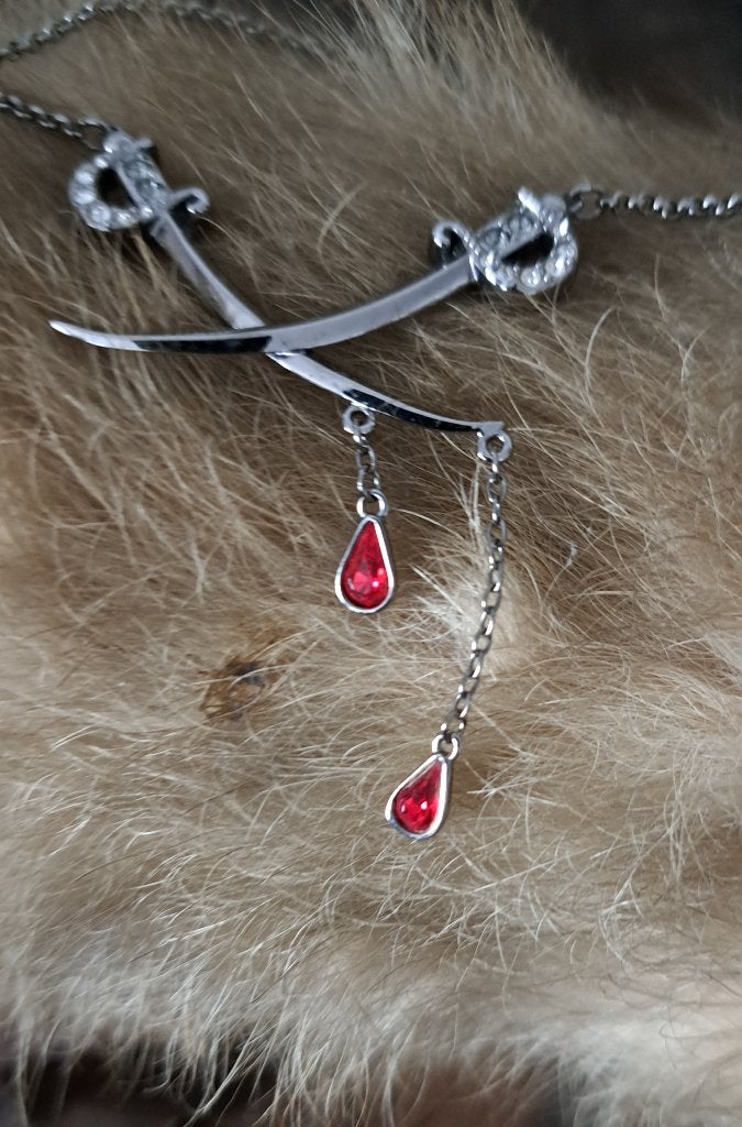 ketting Swarovski gekruiste kristallen ingelegde zwaarden, Verzamelen, Ophalen of Verzenden, Zo goed als nieuw, Sieraad of Horloge