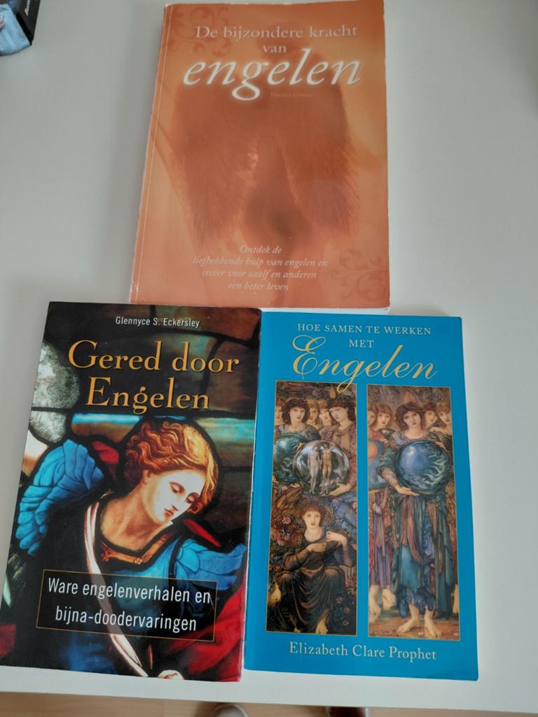 3 boeken over engelen., Boeken, Ophalen of Verzenden, Tarot of Kaarten leggen, Overige typen