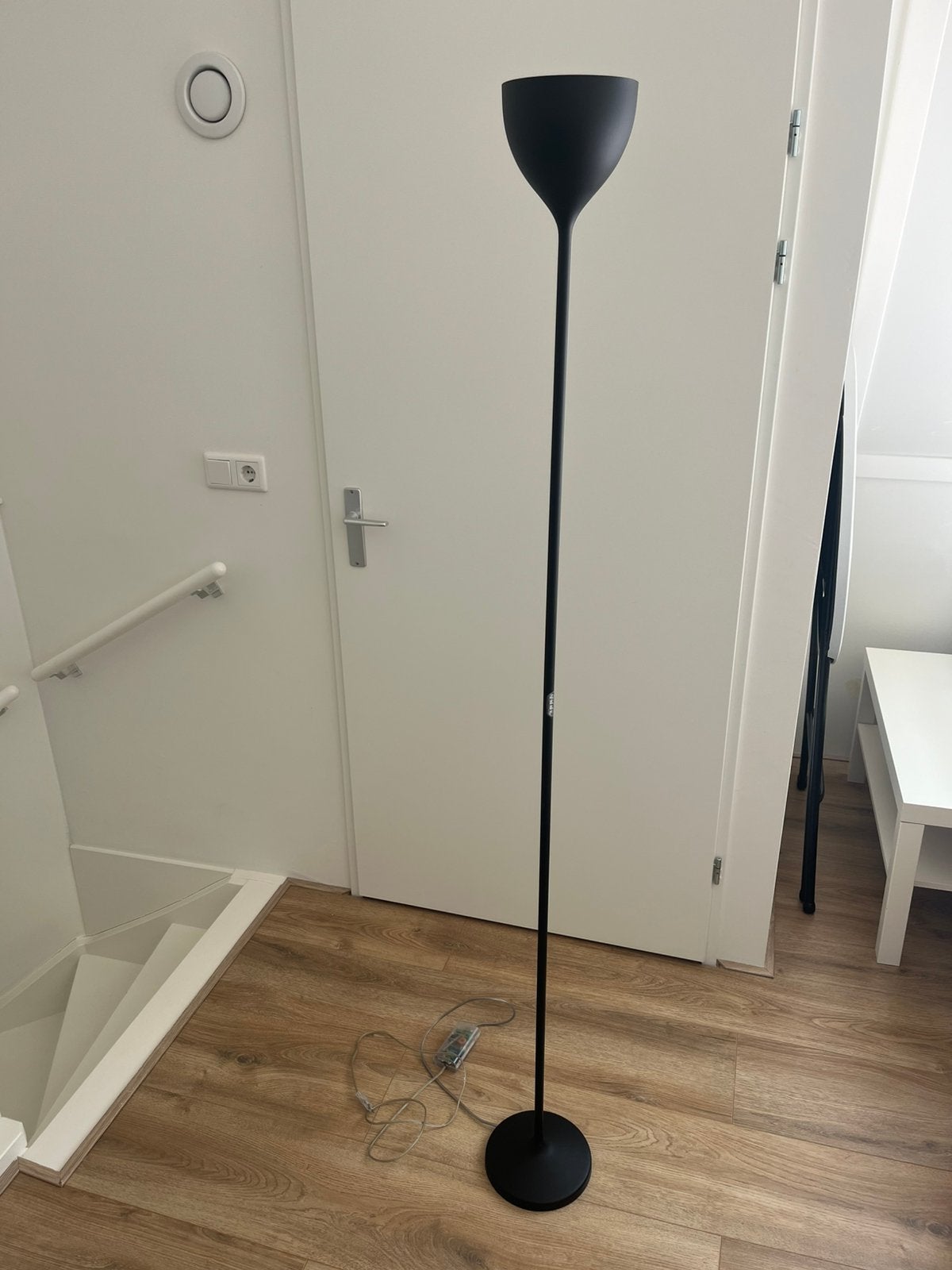 Moderne staande lamp, Huis en Inrichting, Lampen | Vloerlampen, Ophalen, Zo goed als nieuw, Metaal, 150 tot 200 cm