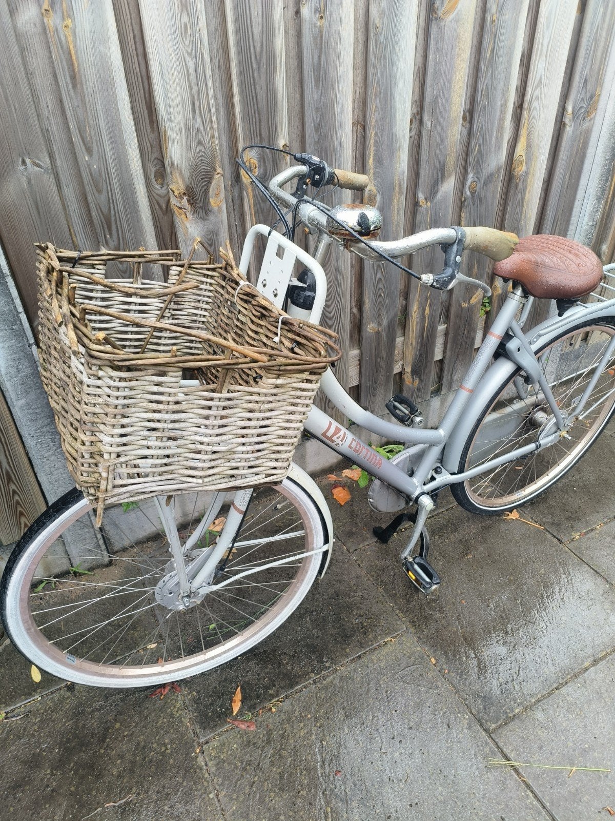 Cortina damesfiets 28 inch, Fietsen en Brommers, Fietsen | Dames | Damesfietsen, Overige merken, Gebruikt, Velgrem, Versnellingen