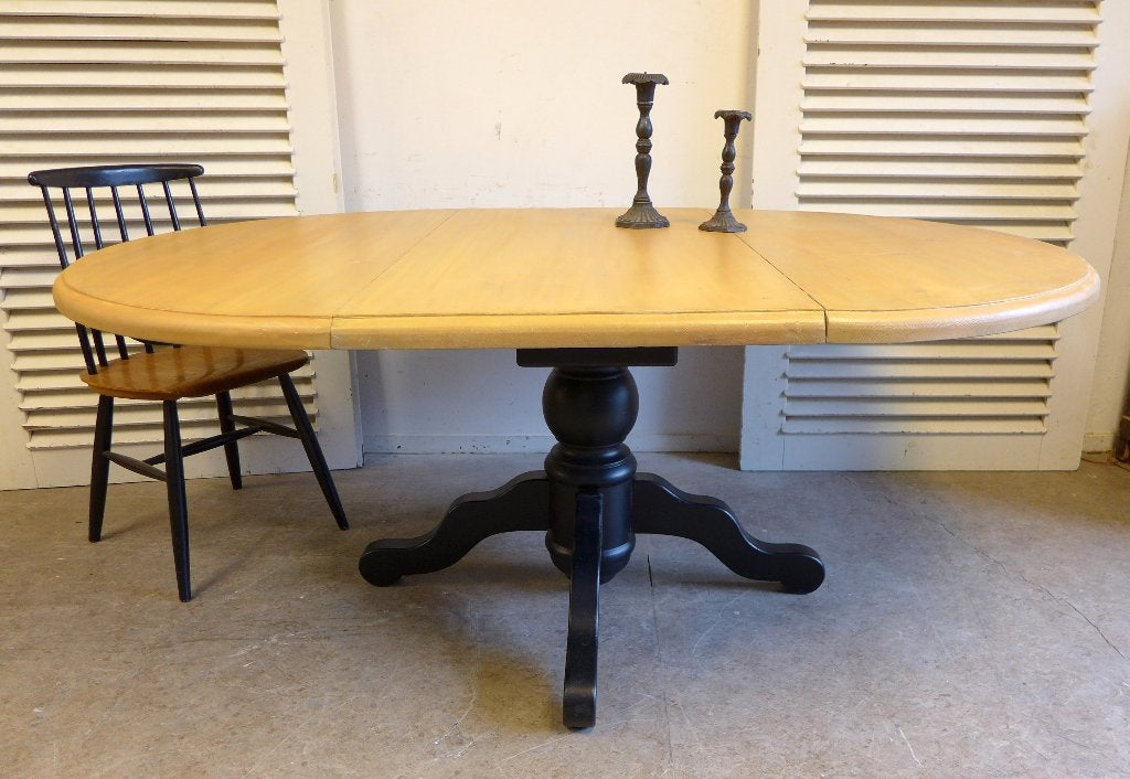 Foto 5 van Prachtige zwarte ronde uitschuifbare eettafel