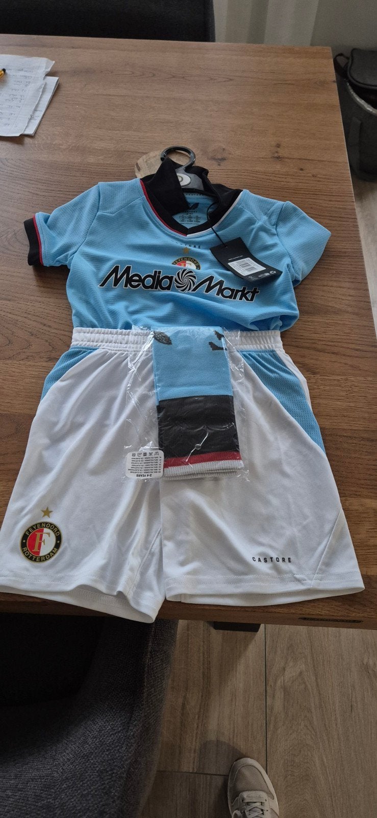 feijenoord tenue  3/ 4 jarige ( 104), Kinderen en Baby's, Kinderkleding | Maat 104, Ophalen of Verzenden, Nieuw, Jongen of Meisje