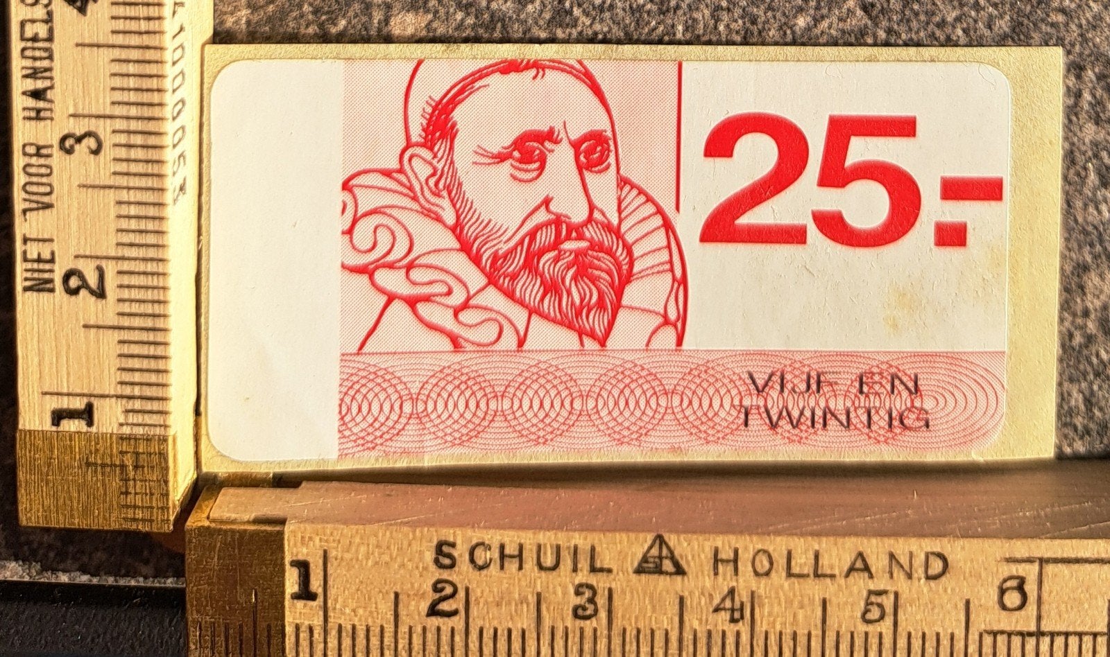 kleine vintage sticker 25 gulden geeltje, Ophalen of Verzenden, Zo goed als nieuw, Overige typen