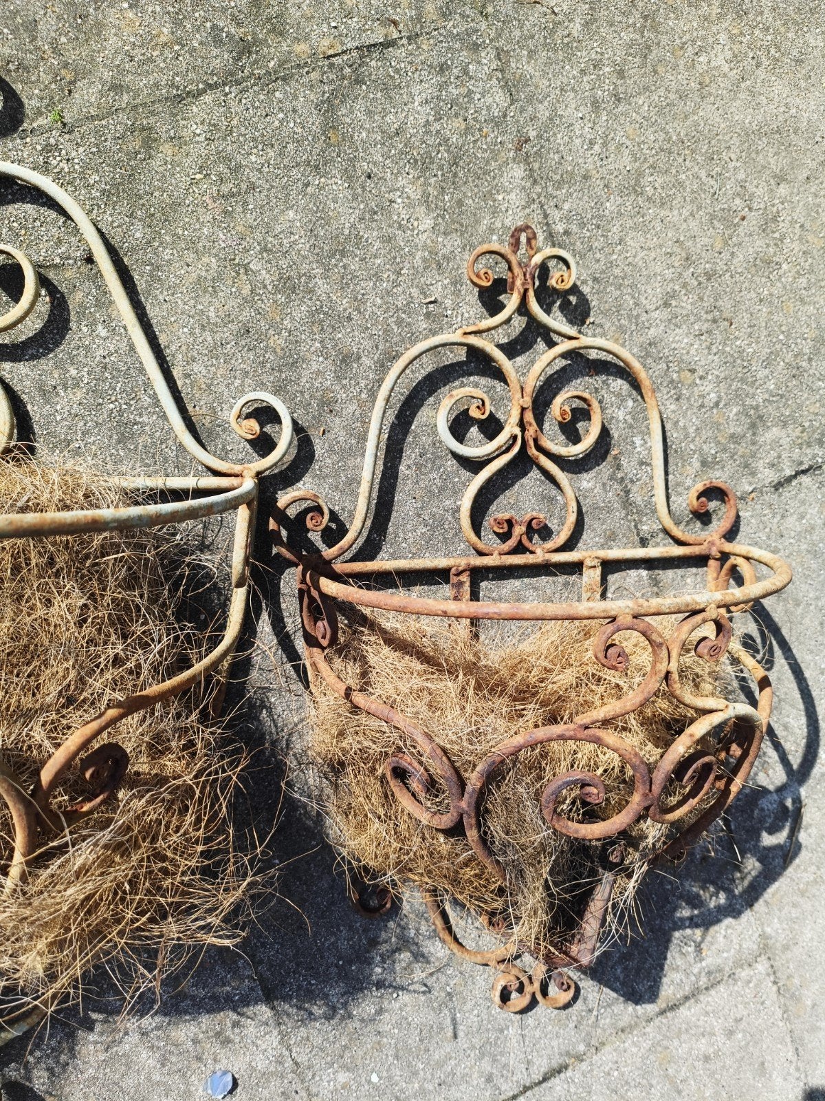 Bloembakken ijzer, Tuin en Terras, Ophalen of Verzenden, Rond, Metaal, Minder dan 30 cm