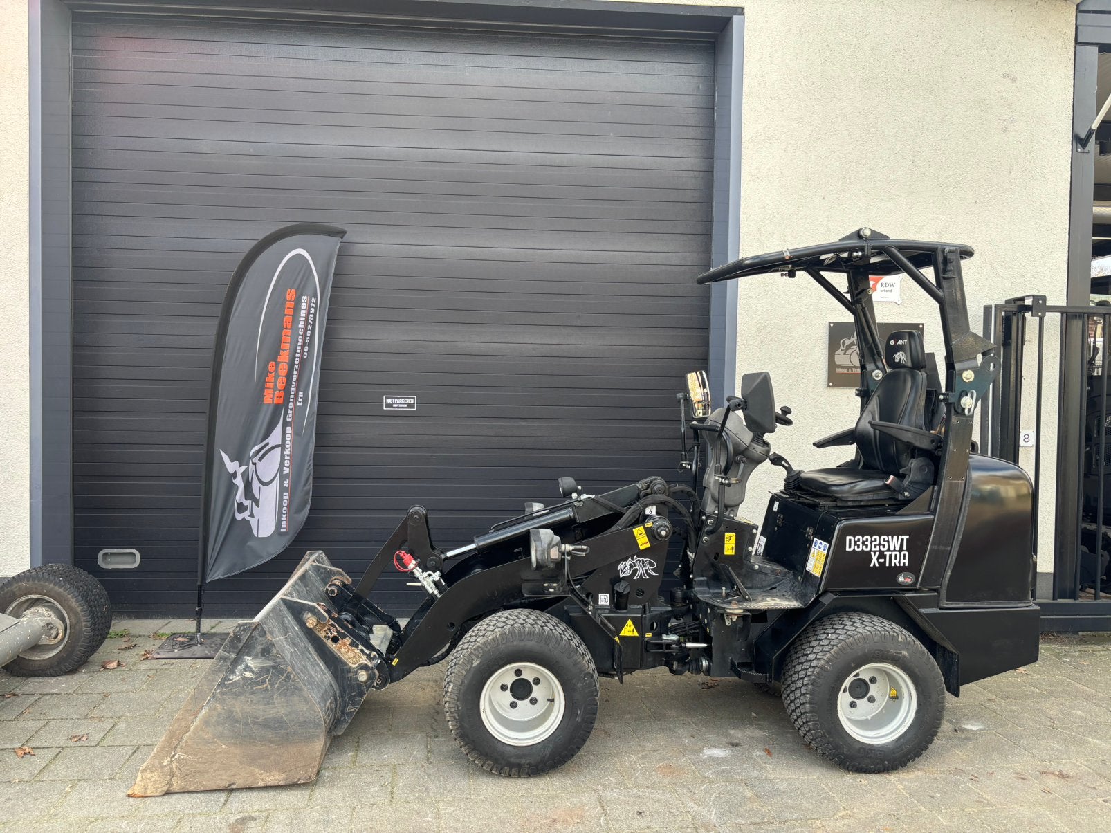 Giant 332 xtra, Ophalen of Verzenden, Wiellader of Shovel