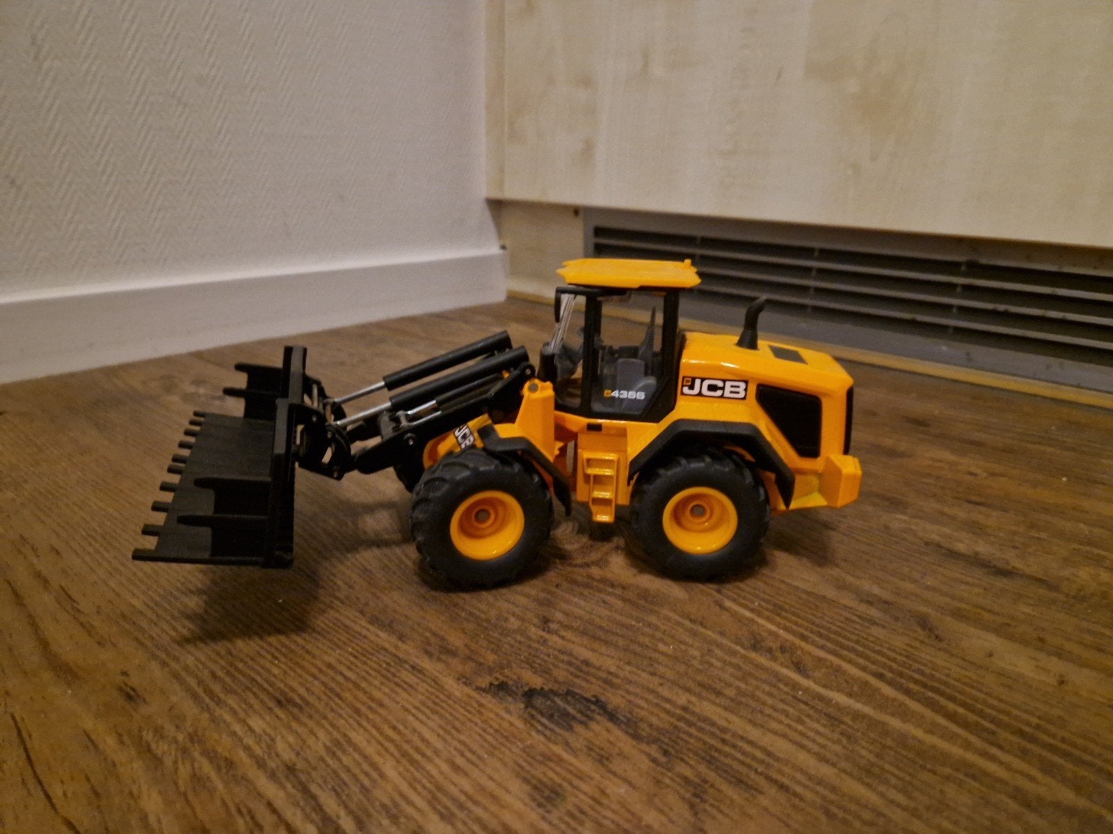 jcb shovel 435s van britains 1:32, Ophalen of Verzenden, Zo goed als nieuw, Tractor of Landbouw, Britains