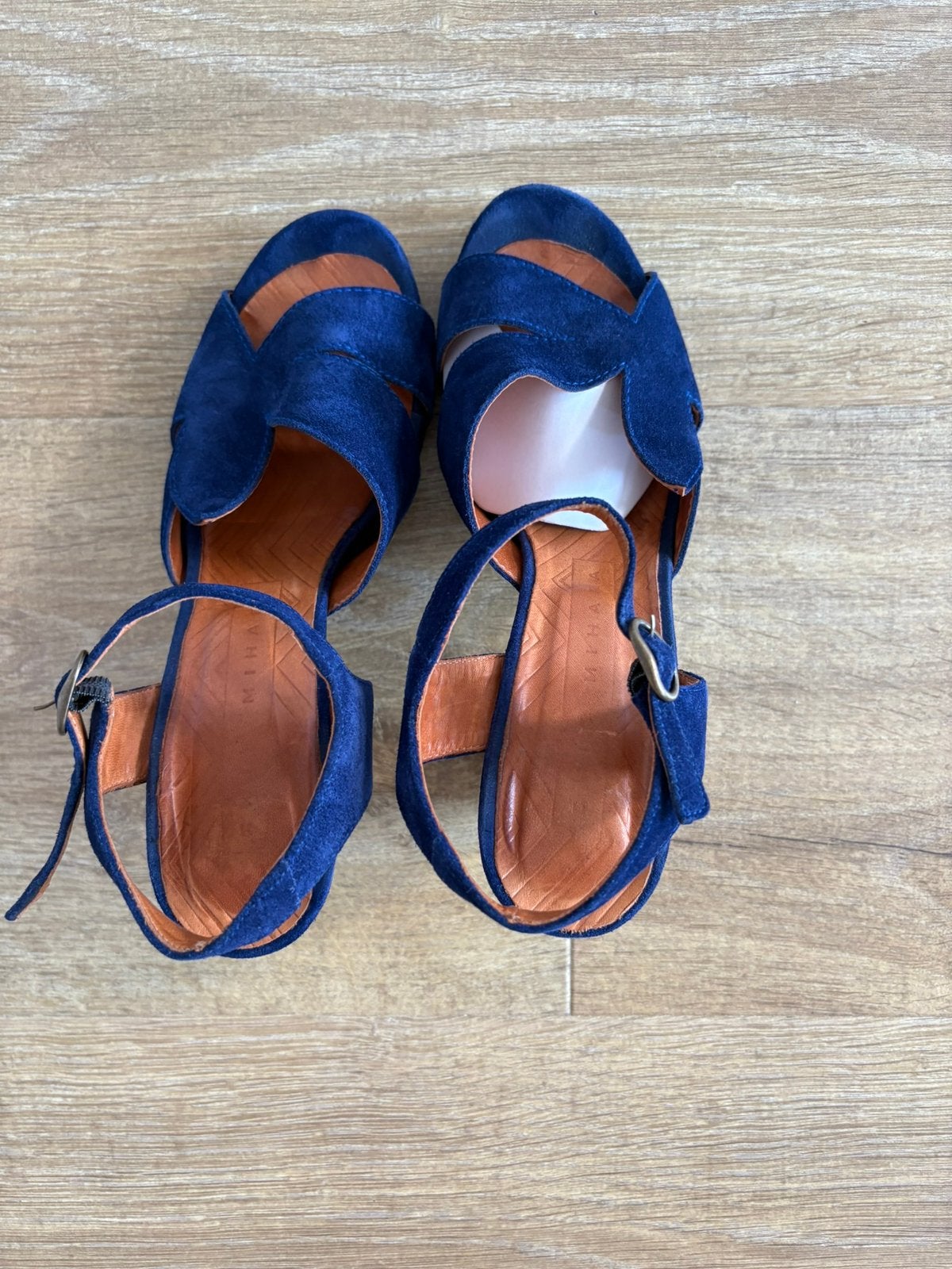 Chie Mihara Ebisa hak pump maat 40, Blauw, Ophalen of Verzenden, Zo goed als nieuw, Schoenen met hoge hakken