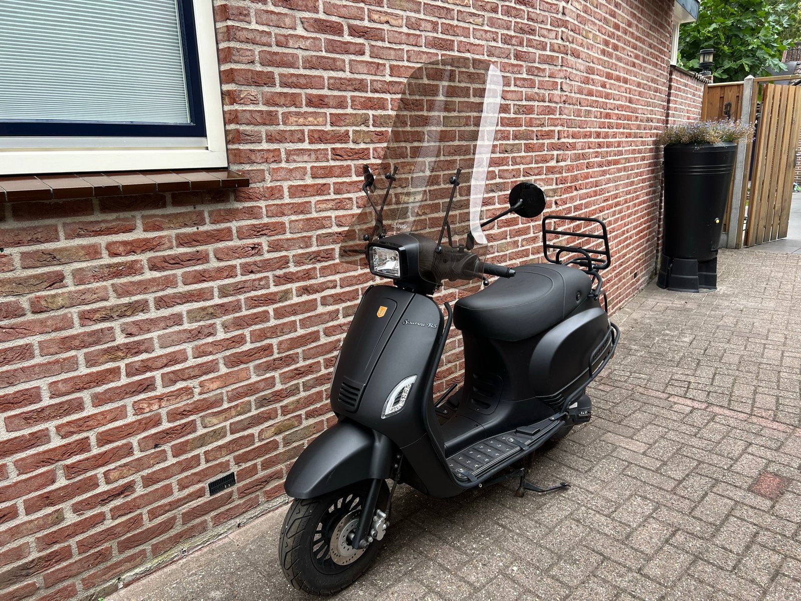 Scooter LaSouris Sourini RS Special Edition mat zwart, Fietsen en Brommers, Snorfietsen en Snorscooters, Ophalen, Zo goed als nieuw