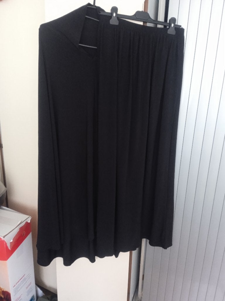 Precious ukht zwarte jersey set khimaar + rok, Kleding | Dames, Maat 38/40 (M), Verzenden, Zwart, Zo goed als nieuw