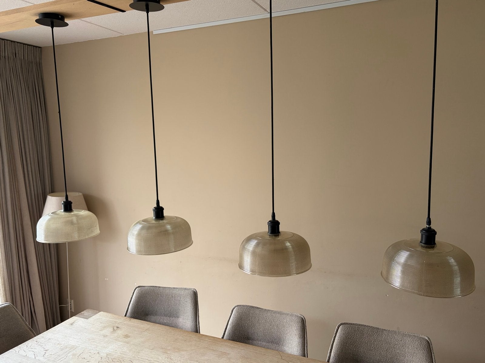 Moderne hanglampen met geribbeld glas, Ophalen, Zo goed als nieuw, Glas, E27 (groot)