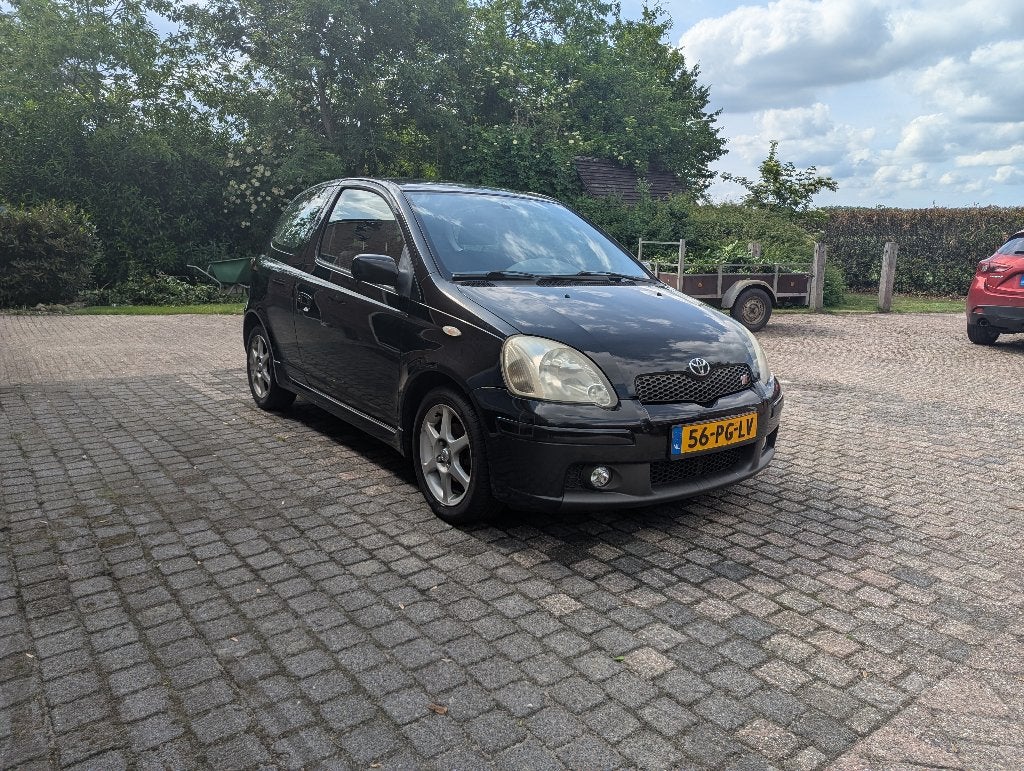 Toyota Yaris 1.5 16V Vvti 3DR T Sport 2004 Zwart, Auto's, Toyota, Voorwielaandrijving, 31 €/maand, 4 cilinders, 400 kg