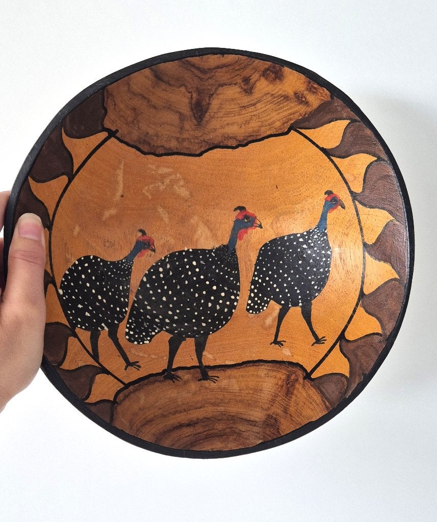 Handbeschilderde Houten Schaal uit Zuid-Afrika, Parelhoen, Schaal, Rond, Ophalen of Verzenden, Zo goed als nieuw
