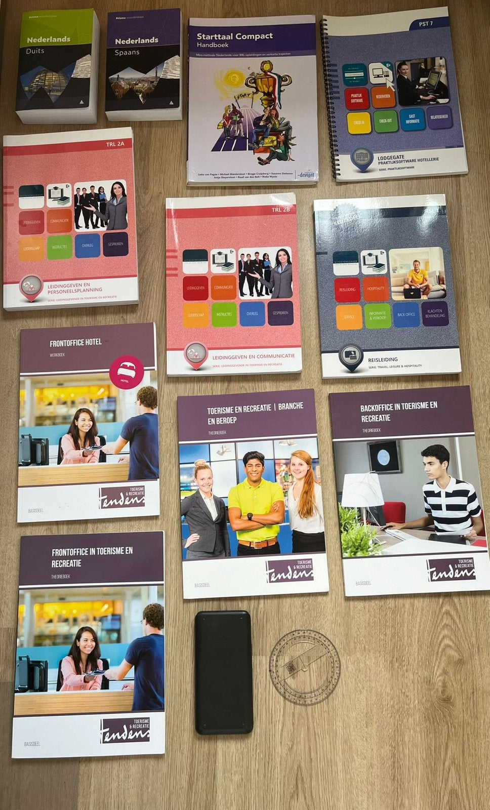 Lesboeken: Manager travel & hospitality, Boeken, Studieboeken en Cursussen, Verzenden, Beta, Zo goed als nieuw