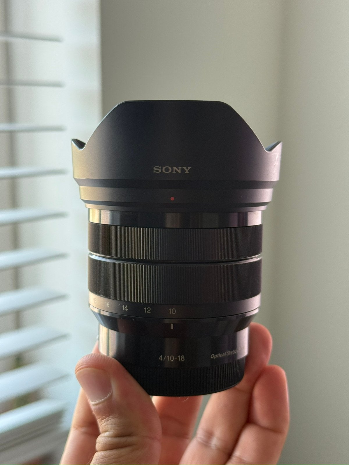 Sony E 10-18mm f/4.0 OSS, Ophalen, Zo goed als nieuw, Groothoeklens