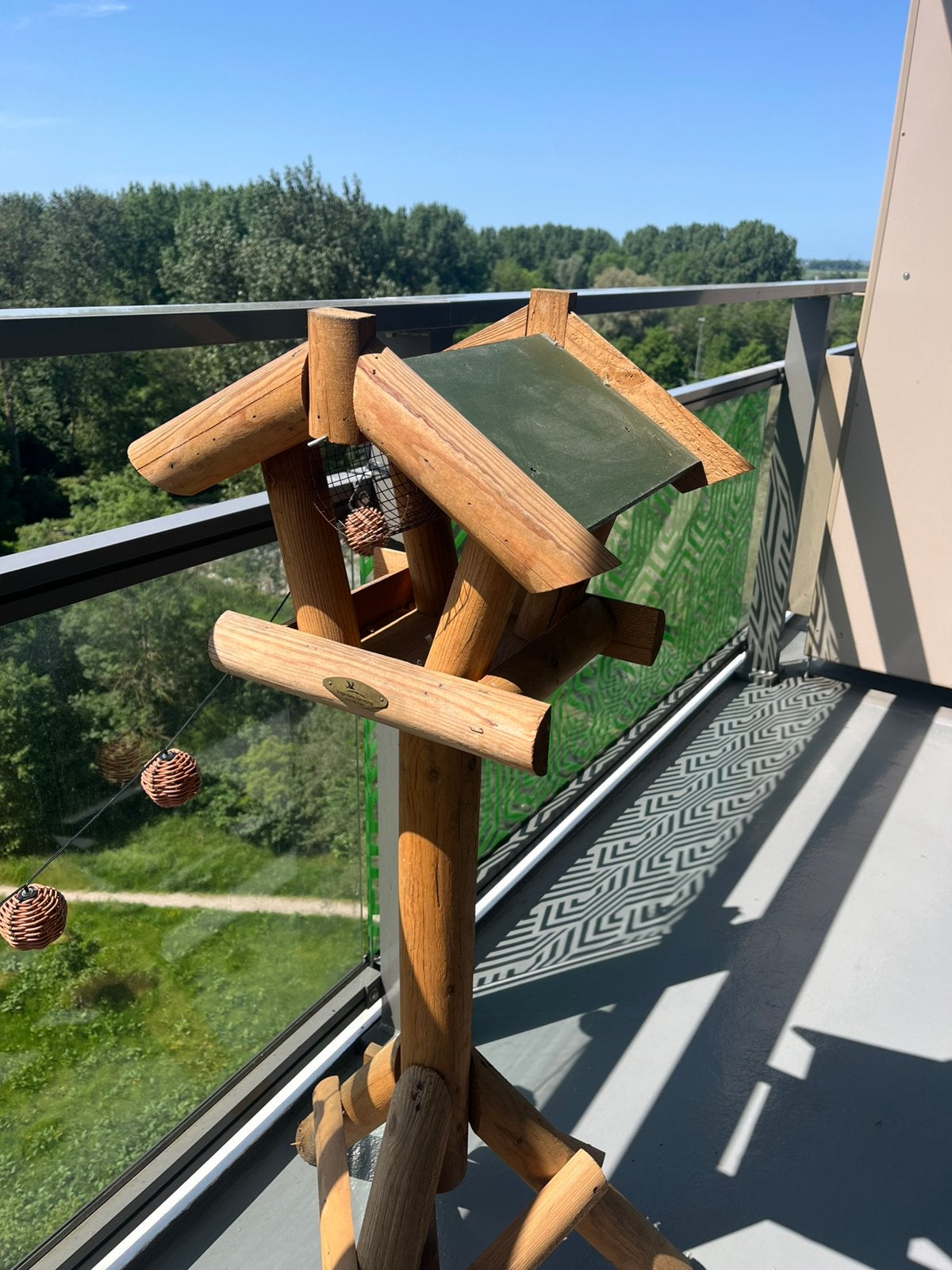 Vogelhuisje voederhuisje op paal Vogelbescherming, Ophalen, Zo goed als nieuw