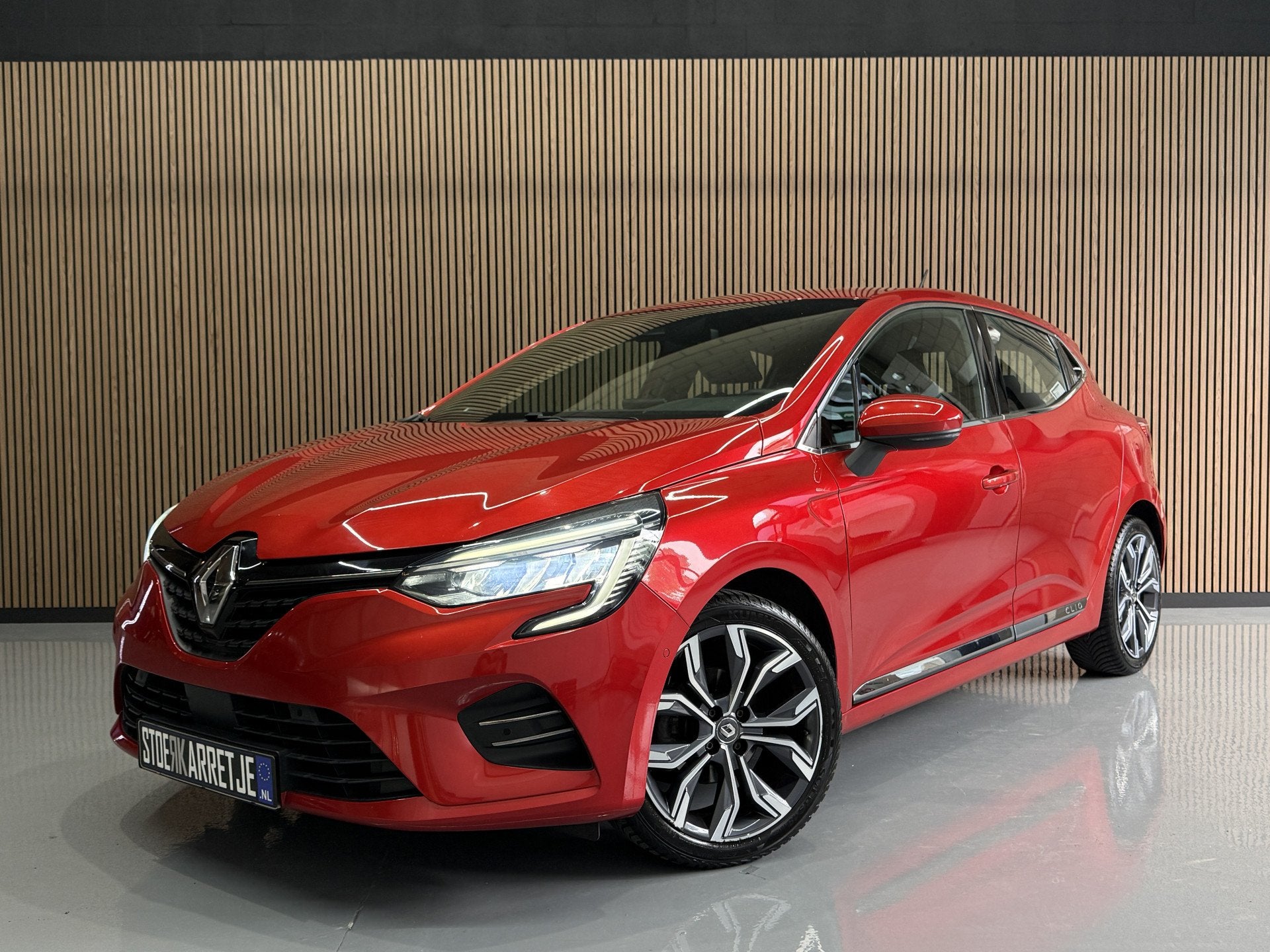 Renault Clio 1.0 TCe 100pk Edition One | Groot Navi | Bose |, Voorwielaandrijving, 101 pk, Gebruikt, 580 kg