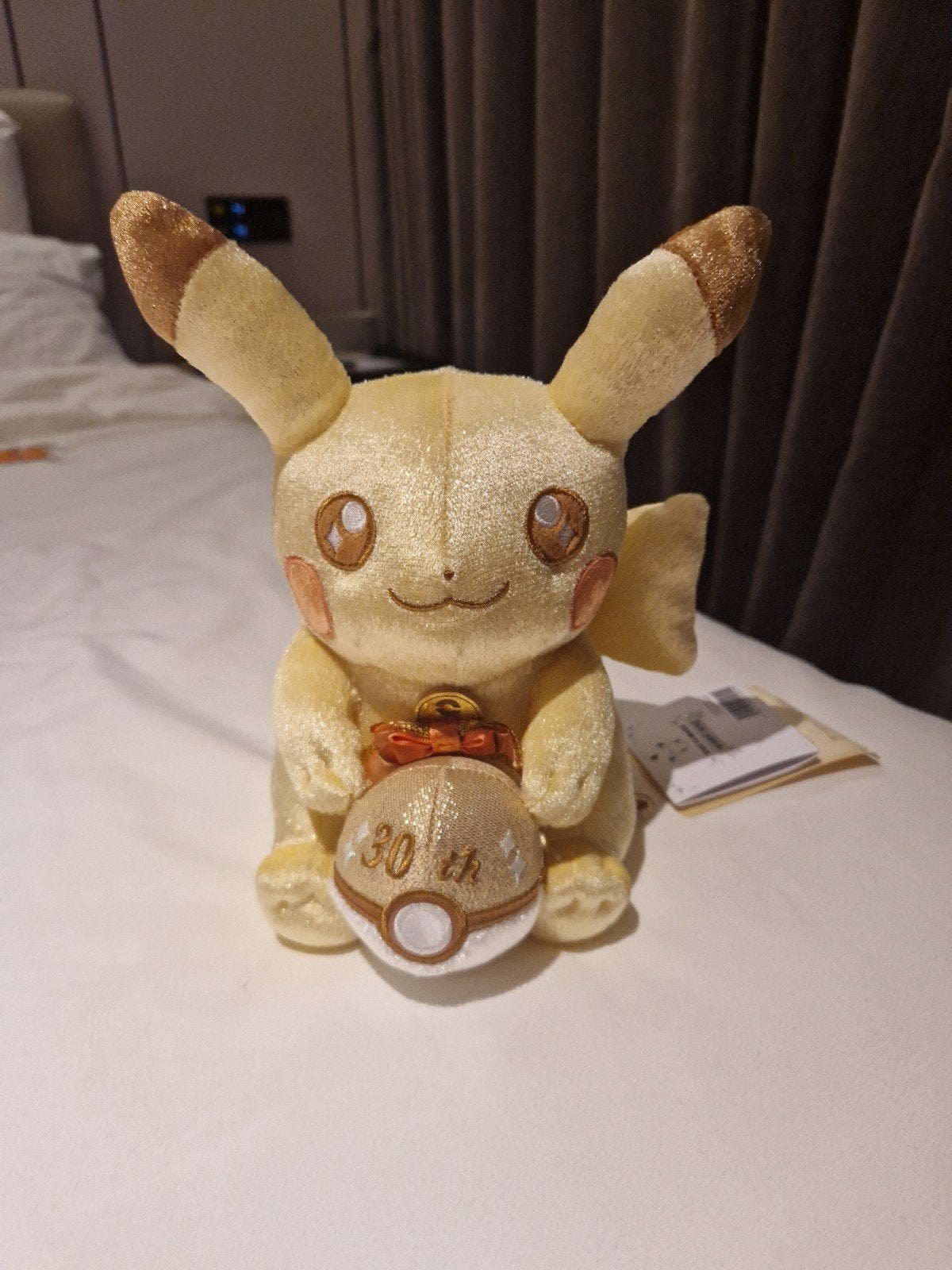Pokemon Center Pikachu 30th Anniversary Gouden Knuffel, Muis, Klein (minder dan 20 cm), Goud, Ophalen of Verzenden