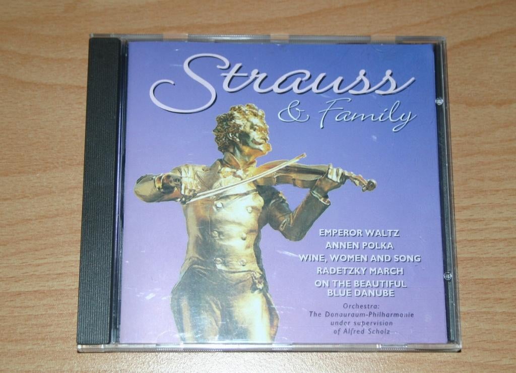 Strauss & Family, CD, Cd's en Dvd's, Ophalen of Verzenden, Classicisme, Zo goed als nieuw, Opera of Operette