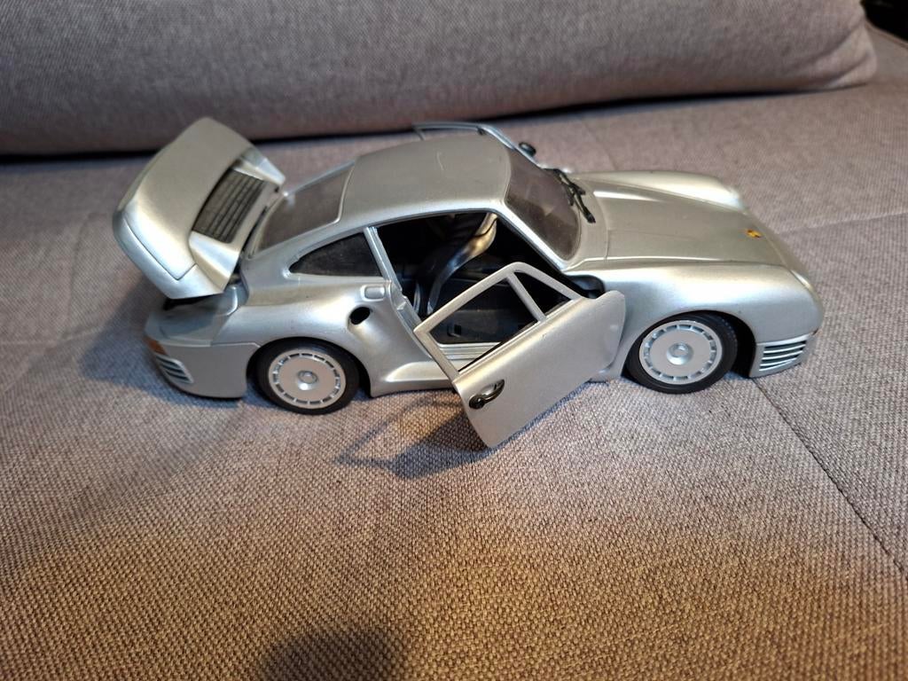 Tonka modelauto Porsche 959 op schaal 1:18, Hobby en Vrije tijd, Modelauto's | 1:18, Ophalen of Verzenden, Zo goed als nieuw, Overige merken