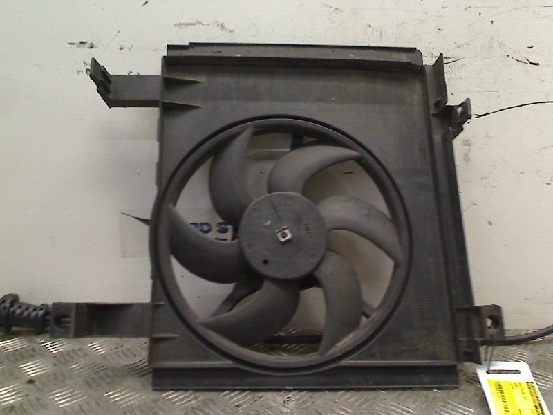 Koelventilator Smart City-Coupé 2004 0013196V002, Gebruikt, Smart Europe GmbH, Eu.corporateoffice@smart.com, Smart