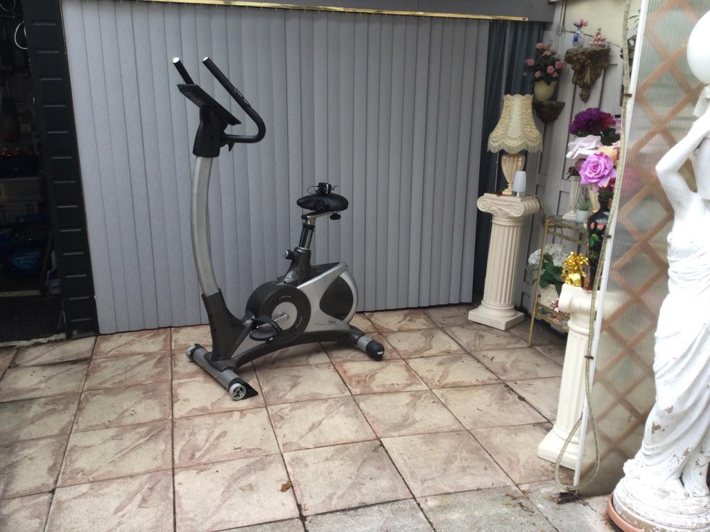 Te koop hometrainer, Sport en Fitness, Ophalen, Zo goed als nieuw, Overige typen