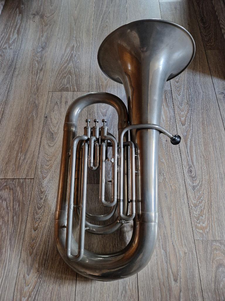 Bes Bas, Muziek en Instrumenten, Blaasinstrumenten | Tuba's, Ophalen, Gebruikt, Bes-tuba, Met koffer of draagtas