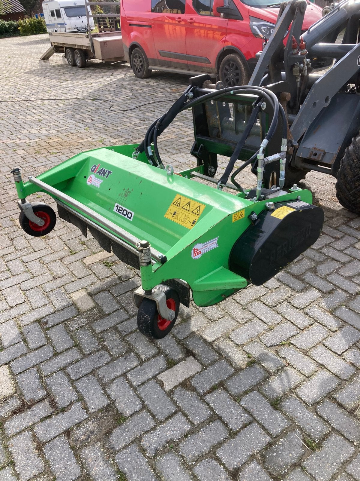 Giant klepelmaaier, Ophalen, Zo goed als nieuw