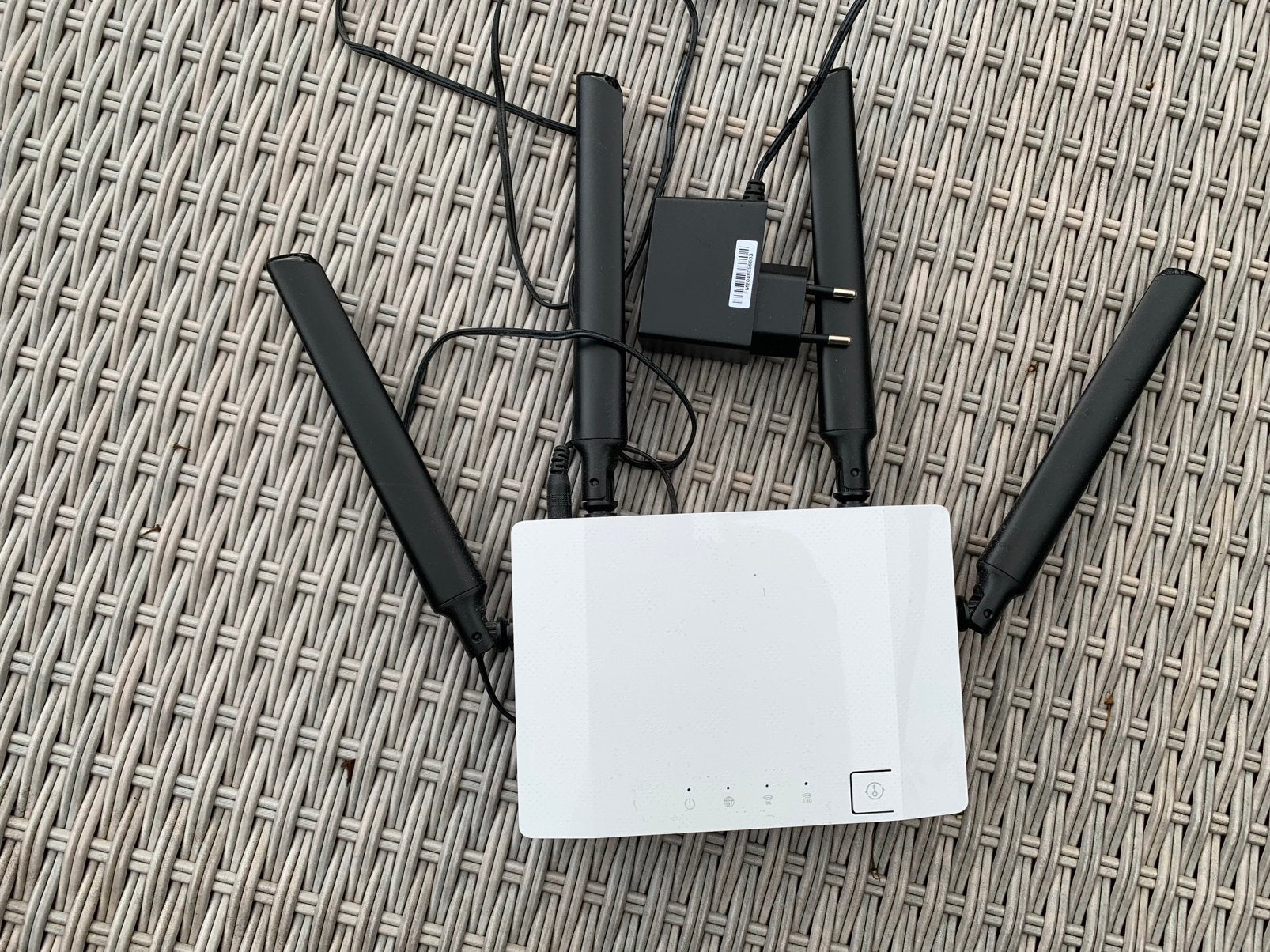 Zyxel NBG6604 AC1200 Dual-Band Router, Computers en Software, Ophalen, Gebruikt, Router