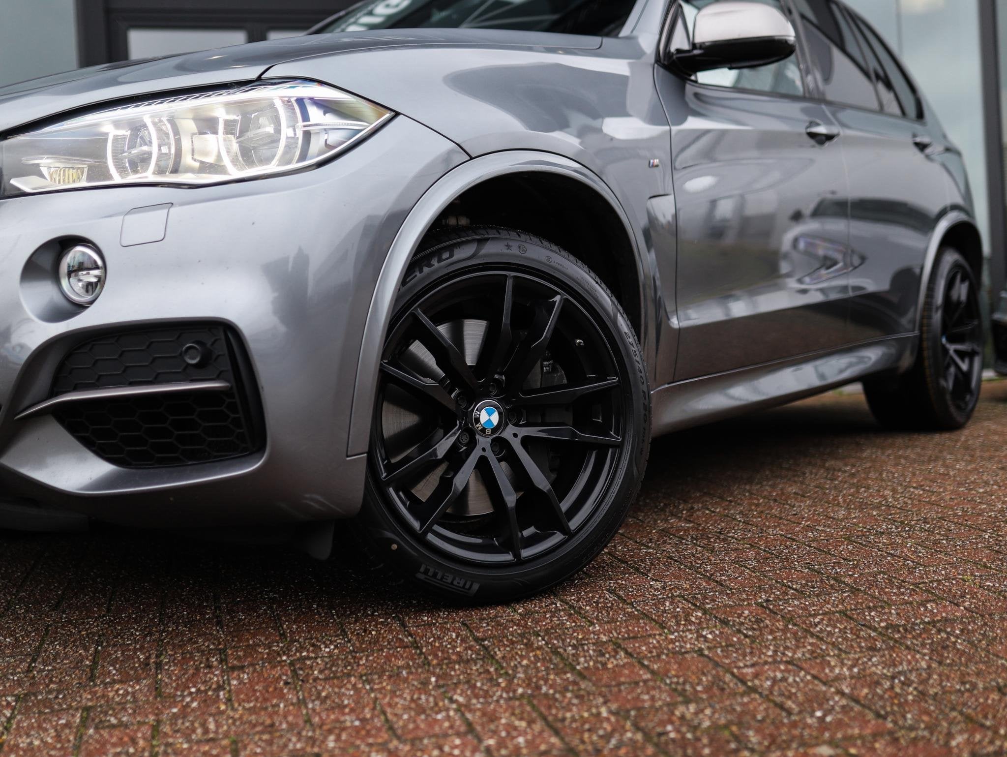 BMW X5 M50d | Trekhaak | HUD | Pano | Stuurverwarming | H/K, Auto's, BMW, Automaat, 15 km/l, 2993 cc, Leder