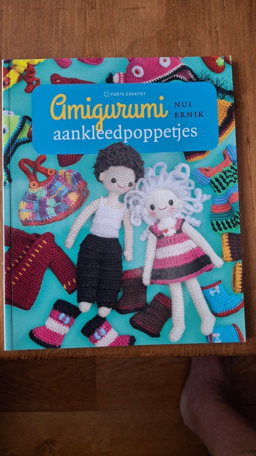 Amigurumi aankleedpoppetjes, Ophalen of Verzenden, Zo goed als nieuw, Haken, Patroon of Boek