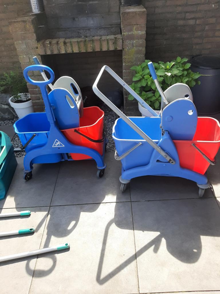 Tk 2 schoonmaak karren ophalen veghel nb, Ophalen of Verzenden