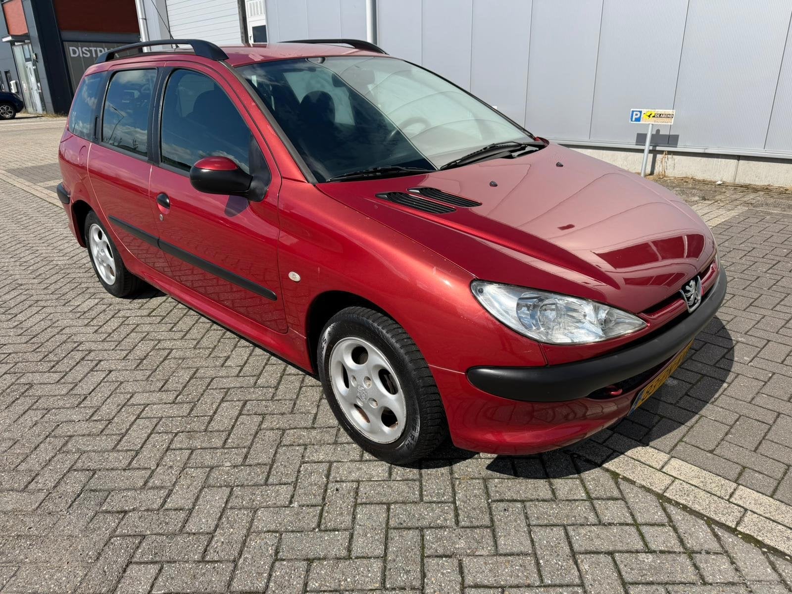Peugeot 206 SW 1.4 Pop' Art, Auto's, 4 cilinders, Origineel Nederlands, Handgeschakeld, 75 pk