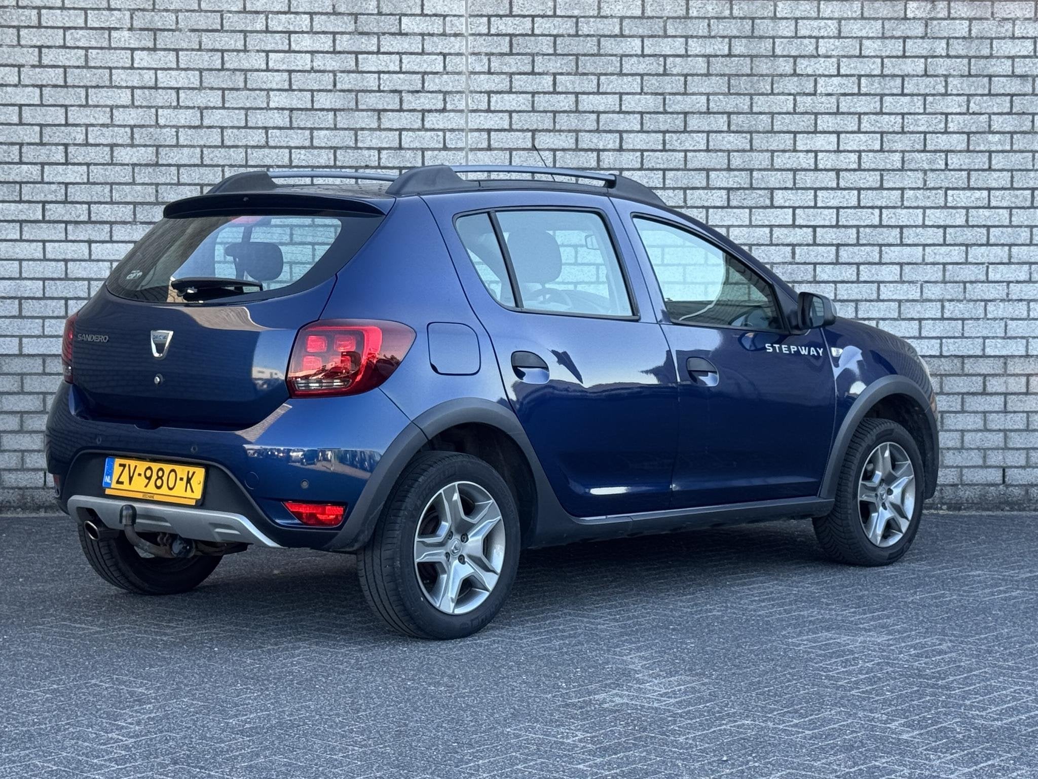 Dacia Sandero 0.9 TCe Bi-Fuel Tech Road | Trekhaak | Achteru, Auto's, 898 cc, Stof, 580 kg, Blauw