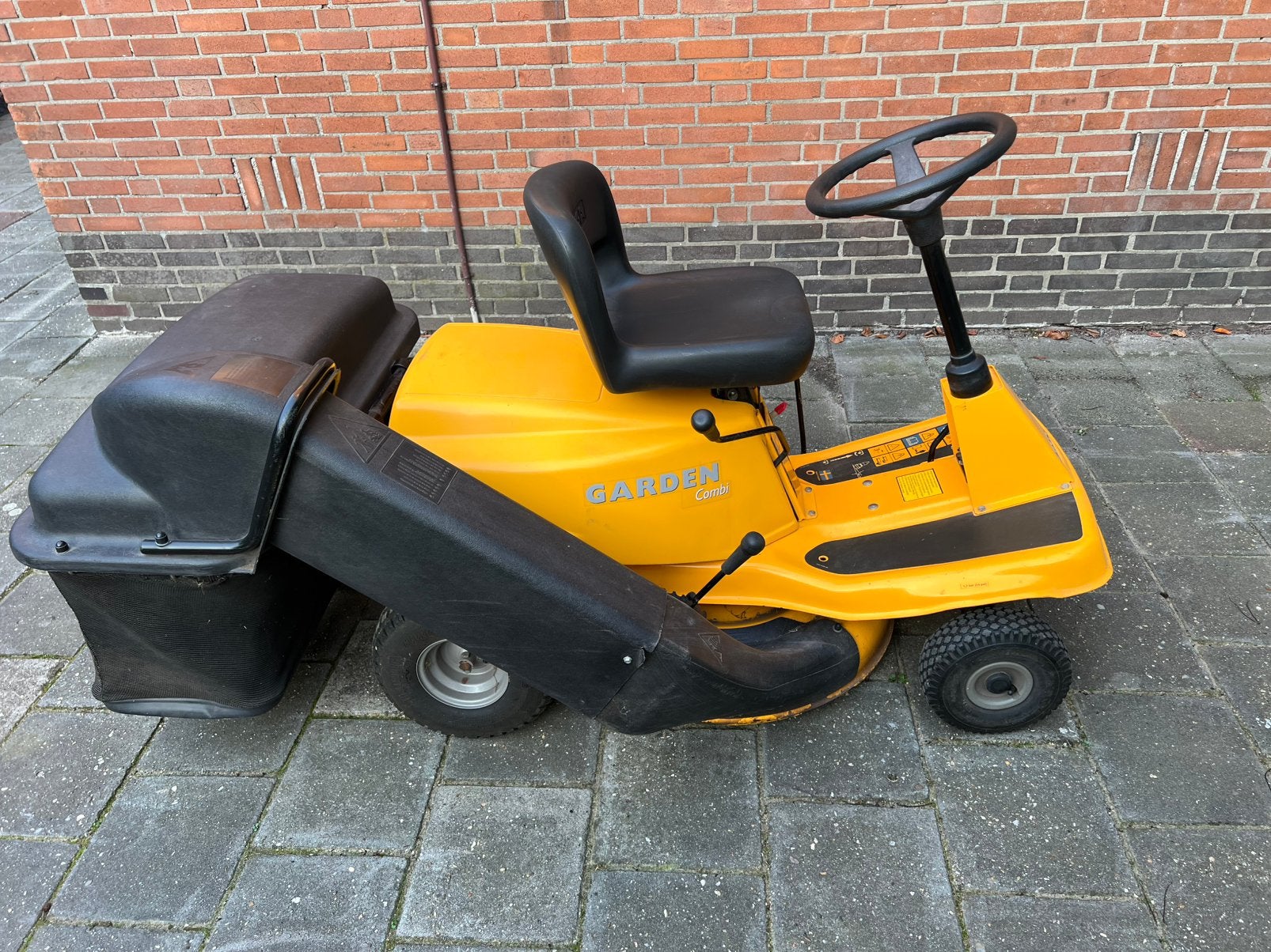 Foto 3 van Zitmaaier Stiga Garden Combi