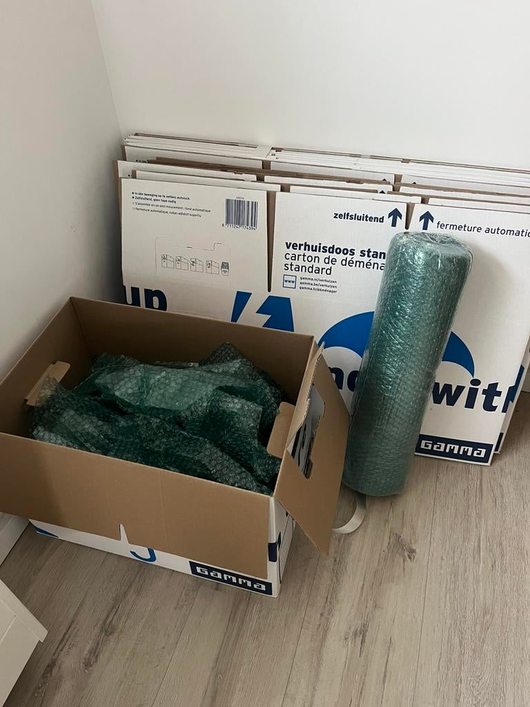 Verhuizendozen en noppenfolie, Ophalen, Doos, Minder dan 50 cm, Zo goed als nieuw