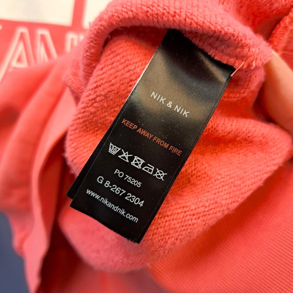 Nik & Nik roze hoodie trui met witte letters 12jr 152 48049, Kinderen en Baby's, Kinderkleding | Maat 152, Nik&Nik, Meisje, .