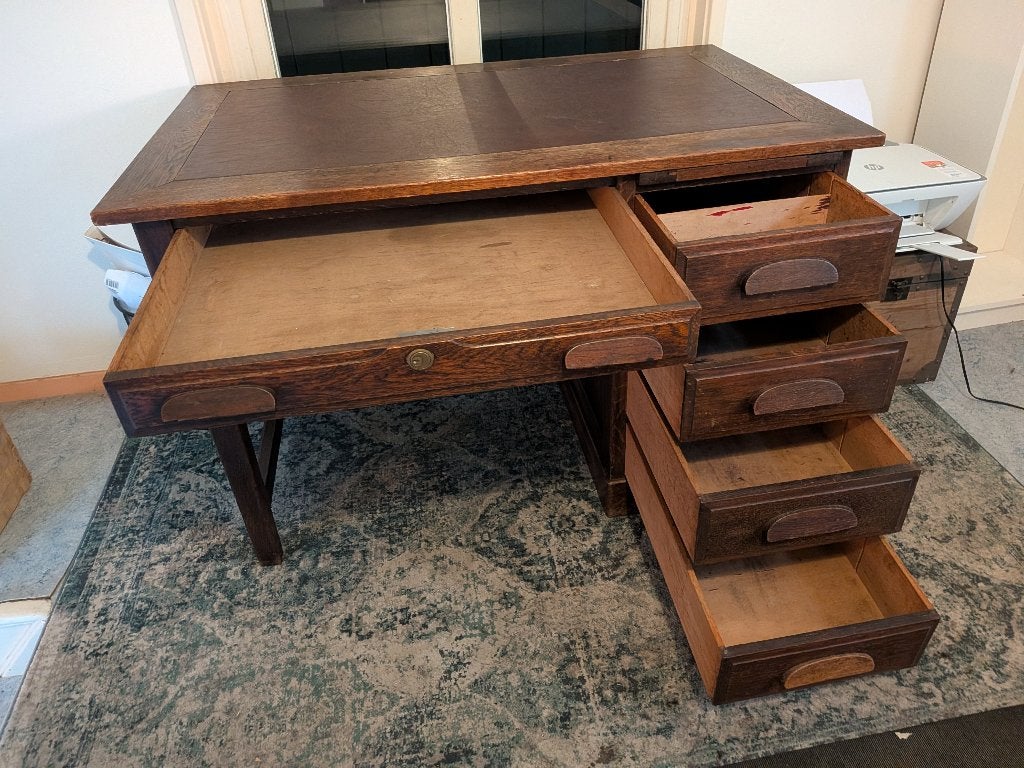 Antiek bureau, Ophalen