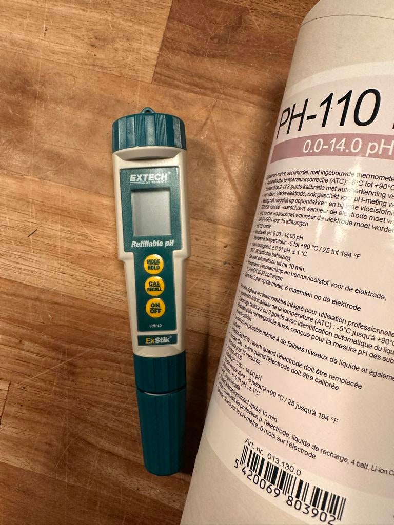 Extech PH-110 pH-meter met kalibratieoplossingen, Ophalen of Verzenden, Nieuw, Overige meters