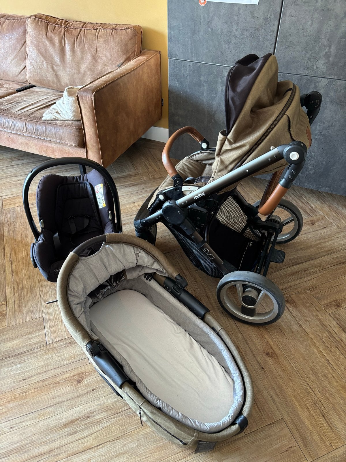 Mutsy Evo kinderwagen met reiswieg, autostoeltje en adapters, Ophalen, Gebruikt, Combiwagen, Mutsy